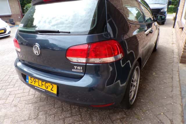 Volkswagen Golf (2010) thumbnail 6