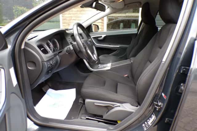 Volvo S60 (2011) thumbnail 4