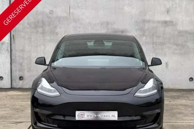 Tesla Model 3 (2019) thumbnail 3