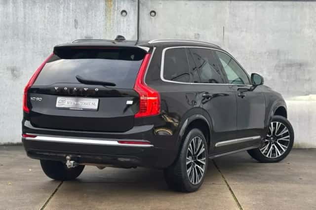 Volvo XC90 (2022) thumbnail 5