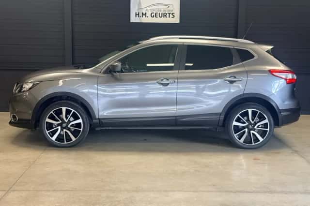 Nissan Qashqai (2017) thumbnail 2