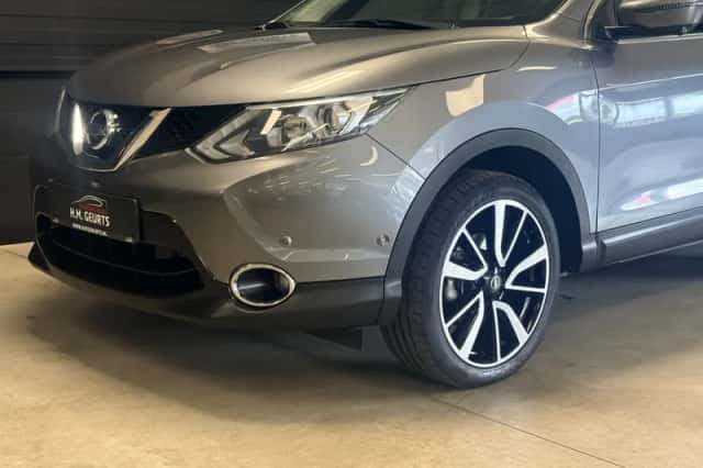 Nissan Qashqai (2017) thumbnail 5
