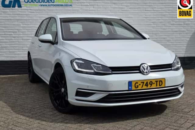 Volkswagen Golf (2018) thumbnail 1