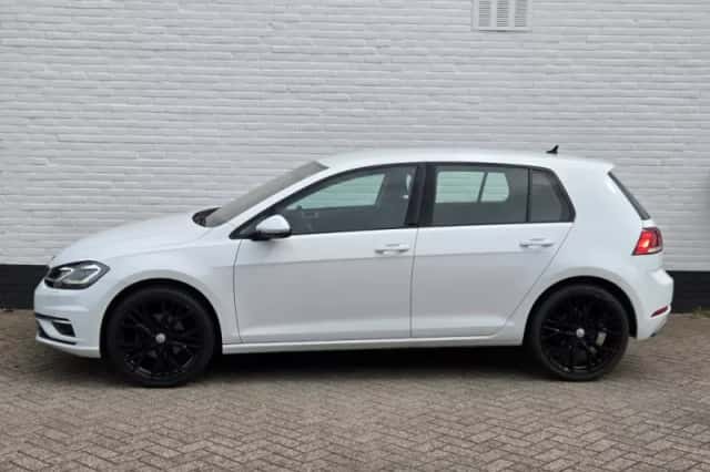 Volkswagen Golf (2018) thumbnail 4