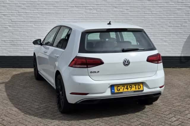 Volkswagen Golf (2018) thumbnail 5