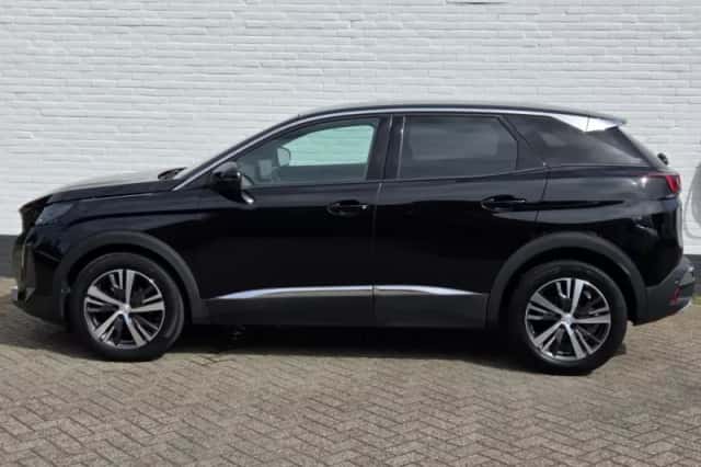 Peugeot 3008 (2023) thumbnail 4