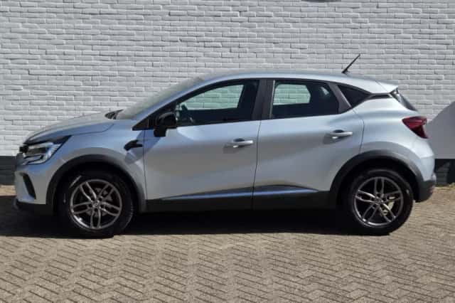 Renault Captur (2021) thumbnail 4