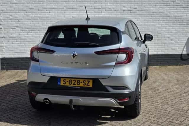 Renault Captur (2021) thumbnail 5
