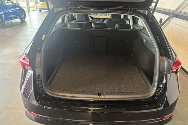 Škoda Octavia (2023) thumbnail 4
