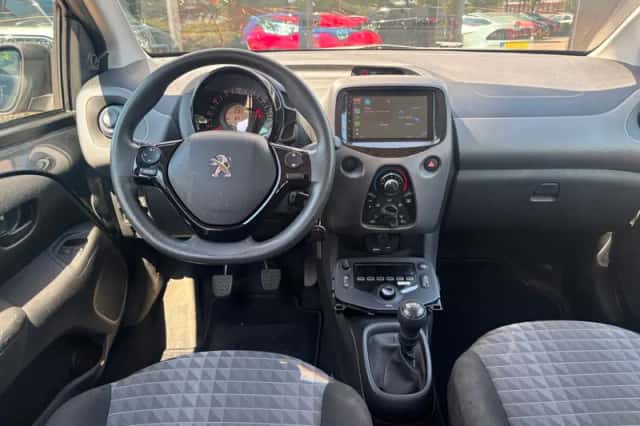 Peugeot 108 (2021) thumbnail 4