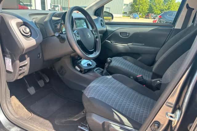 Peugeot 108 (2021) thumbnail 5