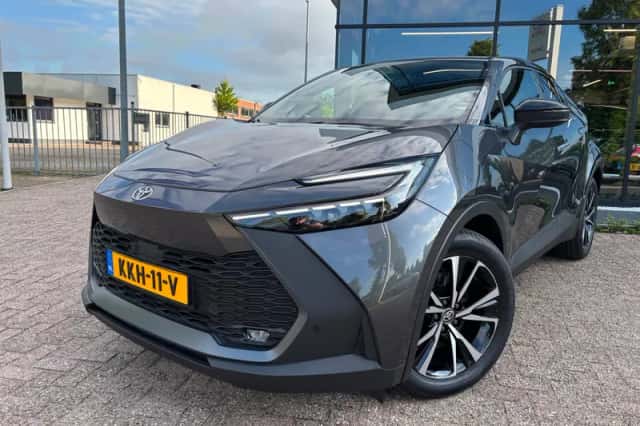 Toyota C-HR (2026) thumbnail 1