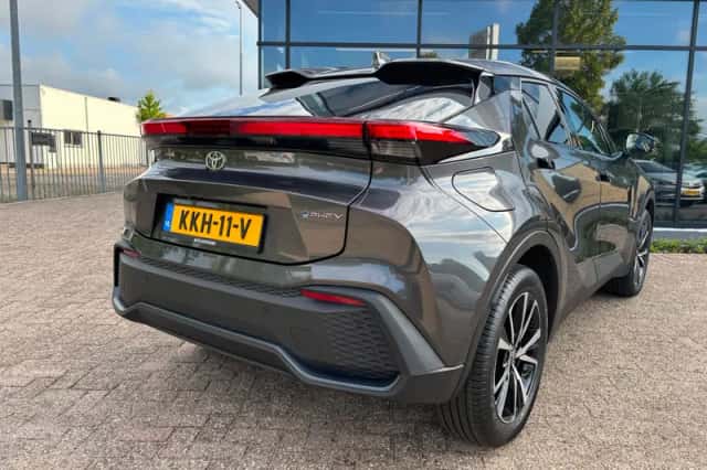 Toyota C-HR (2026) thumbnail 5