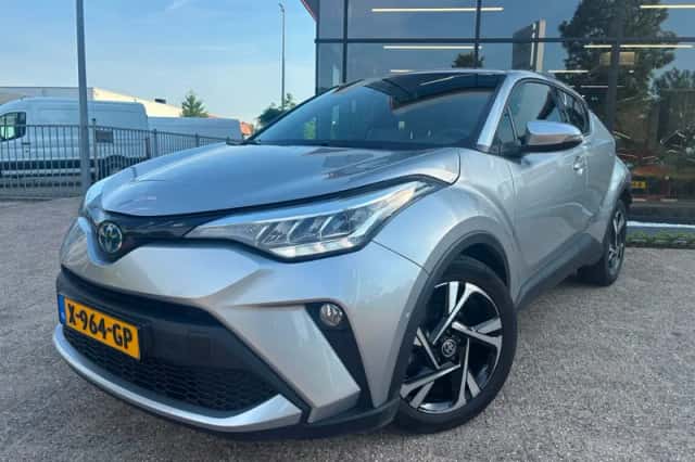 Toyota C-HR (2023) thumbnail 1
