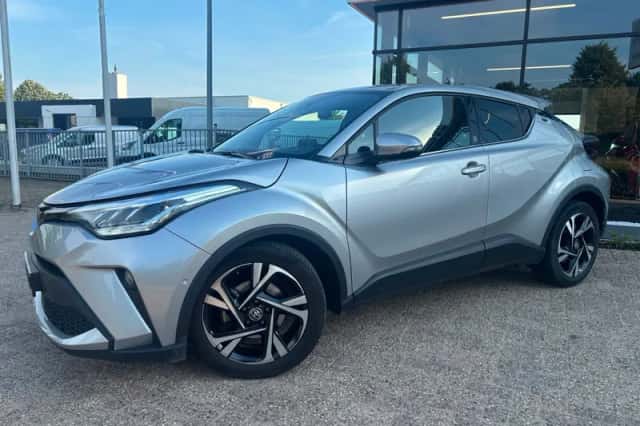 Toyota C-HR (2023) thumbnail 2
