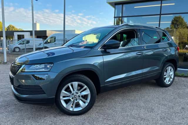 Škoda Karoq (2021) thumbnail 2