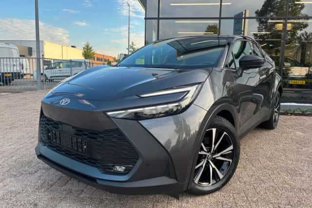 Toyota C-HR (2025) thumbnail 1