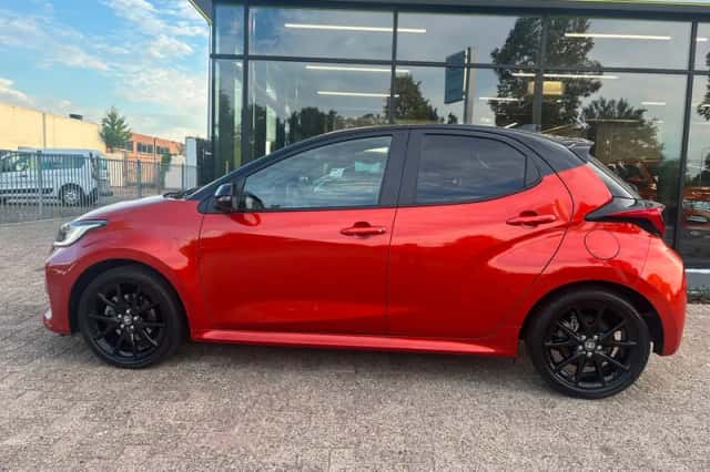Toyota Yaris (2022) thumbnail 4