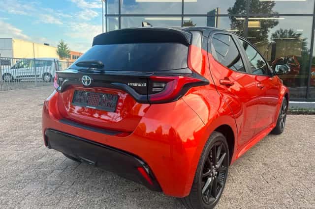 Toyota Yaris (2022) thumbnail 5