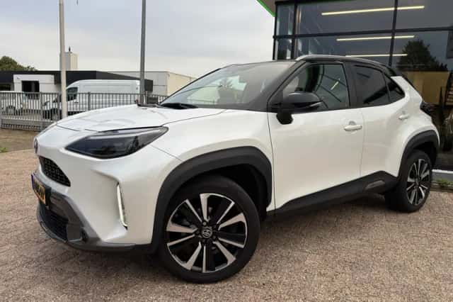 Toyota Yaris Cross (2022) thumbnail 2