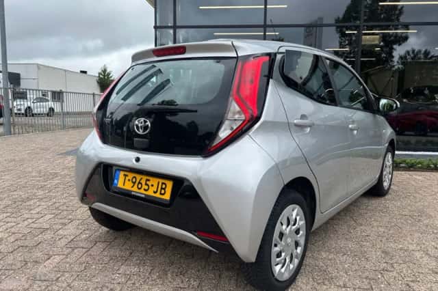 Toyota Aygo (2022) thumbnail 4