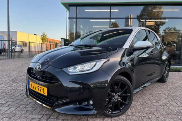 Toyota Yaris (2022) thumbnail 1