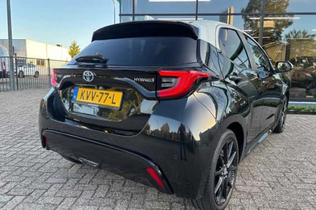Toyota Yaris (2022) thumbnail 5