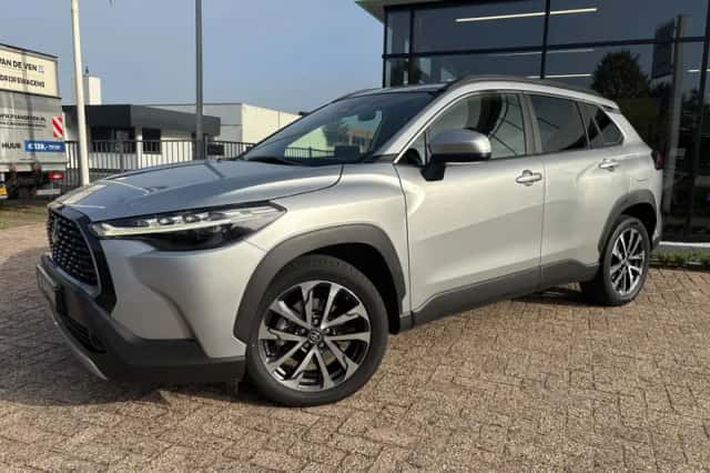 Toyota Corolla Cross (2022) thumbnail 2