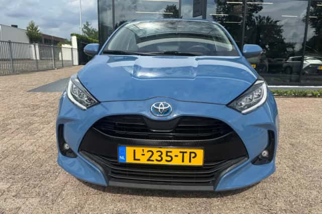Toyota Yaris (2021) thumbnail 4