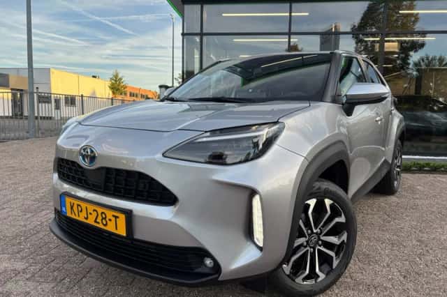 Toyota Yaris Cross (2024) thumbnail 1