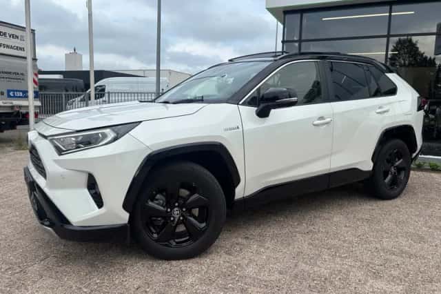 Toyota RAV4 (2020) thumbnail 2