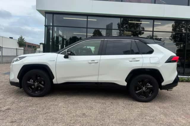 Toyota RAV4 (2020) thumbnail 3
