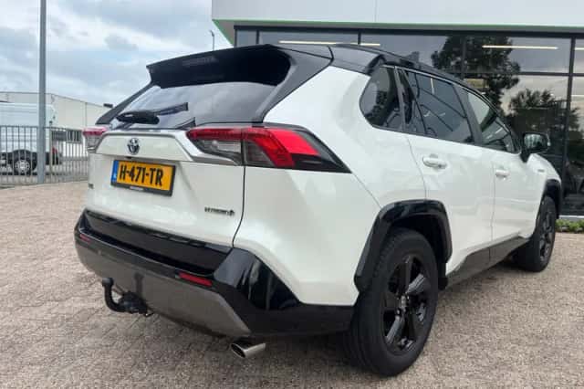 Toyota RAV4 (2020) thumbnail 4