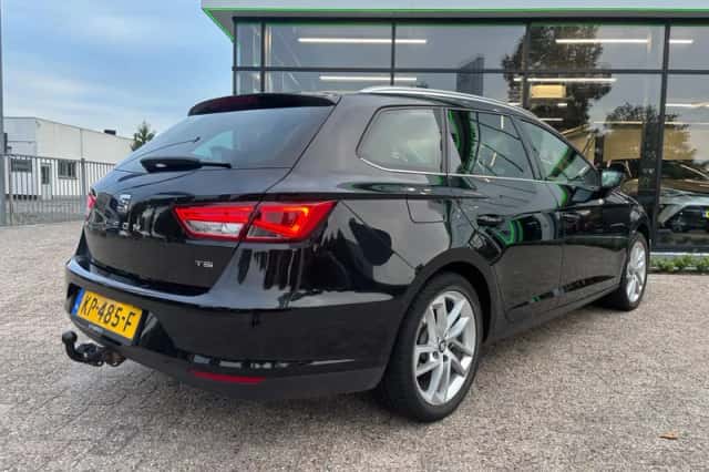 SEAT Leon (2016) thumbnail 5