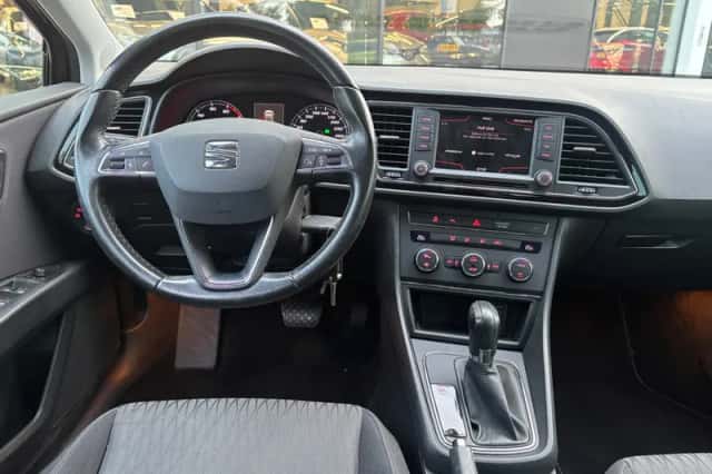 SEAT Leon (2016) thumbnail 6