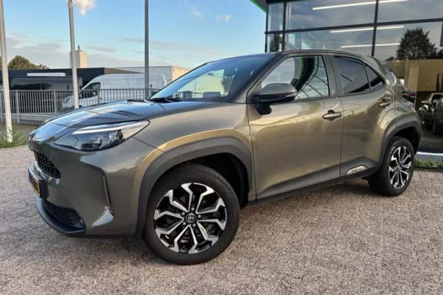 Toyota Yaris Cross (2022) thumbnail 2