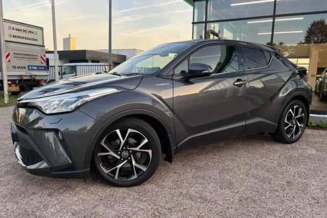 Toyota C-HR (2020) thumbnail 3
