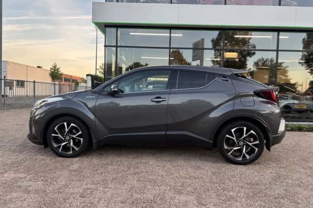 Toyota C-HR (2020) thumbnail 4