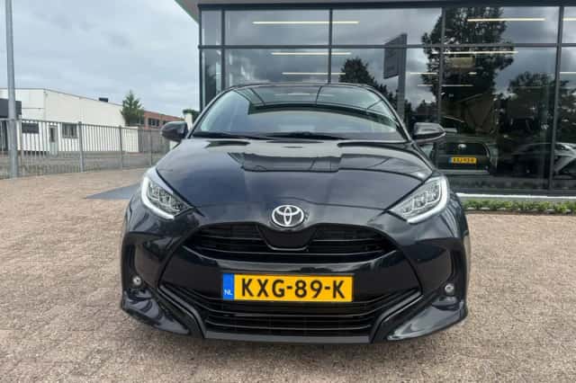 Toyota Yaris (2025) thumbnail 2