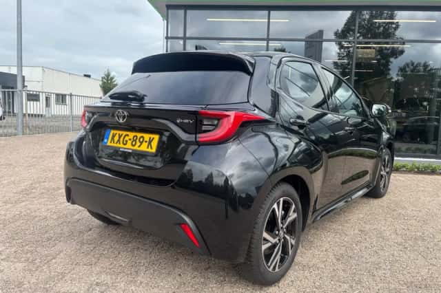 Toyota Yaris (2025) thumbnail 4