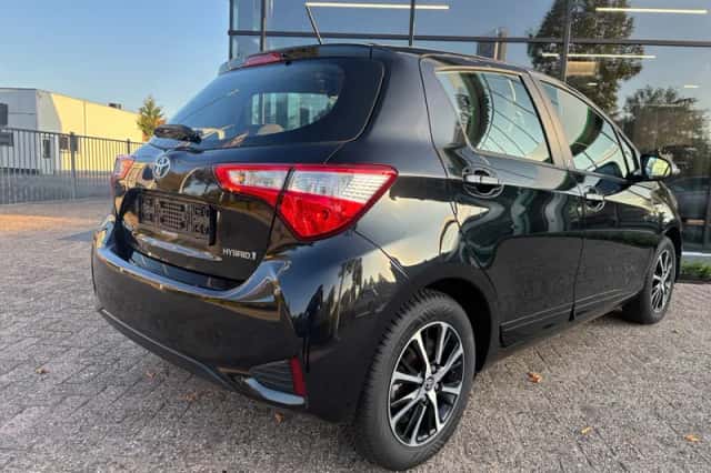 Toyota Yaris (2018) thumbnail 5