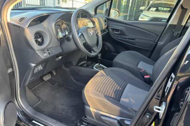 Toyota Yaris (2018) thumbnail 6