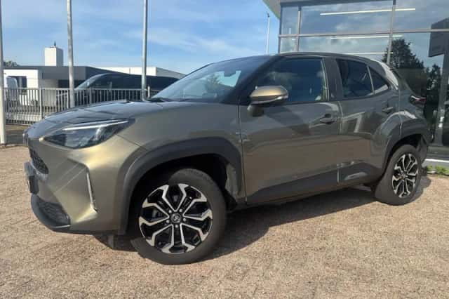 Toyota Yaris Cross (2023) thumbnail 2