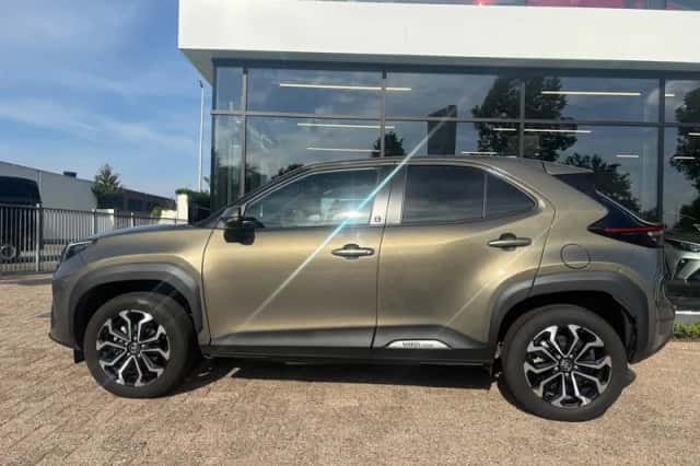 Toyota Yaris Cross (2023) thumbnail 4