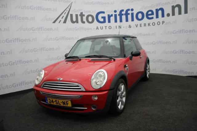 MINI Cooper (2006) thumbnail 1
