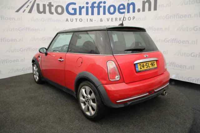 MINI Cooper (2006) thumbnail 3