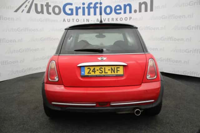 MINI Cooper (2006) thumbnail 4