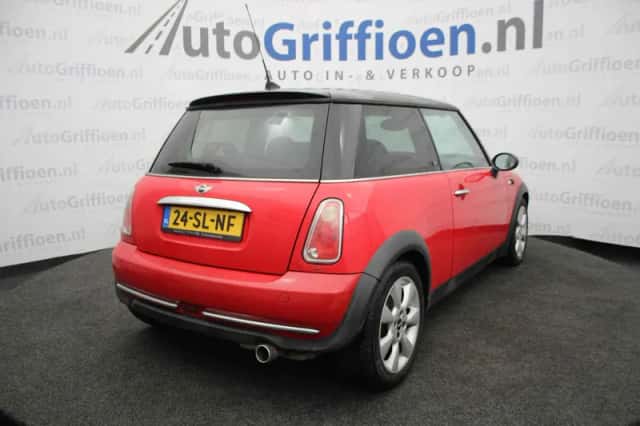 MINI Cooper (2006) thumbnail 5