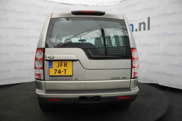 Land Rover Discovery (2010) thumbnail 4