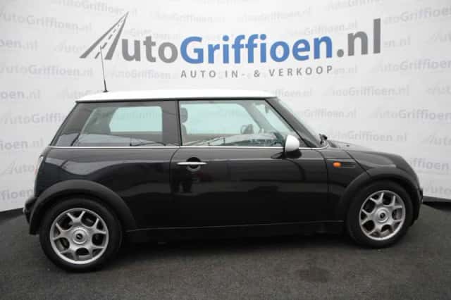 MINI Cooper (2003) thumbnail 6
